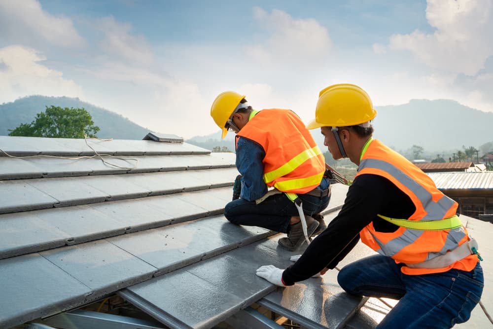 roof repair in Oak Hills CA